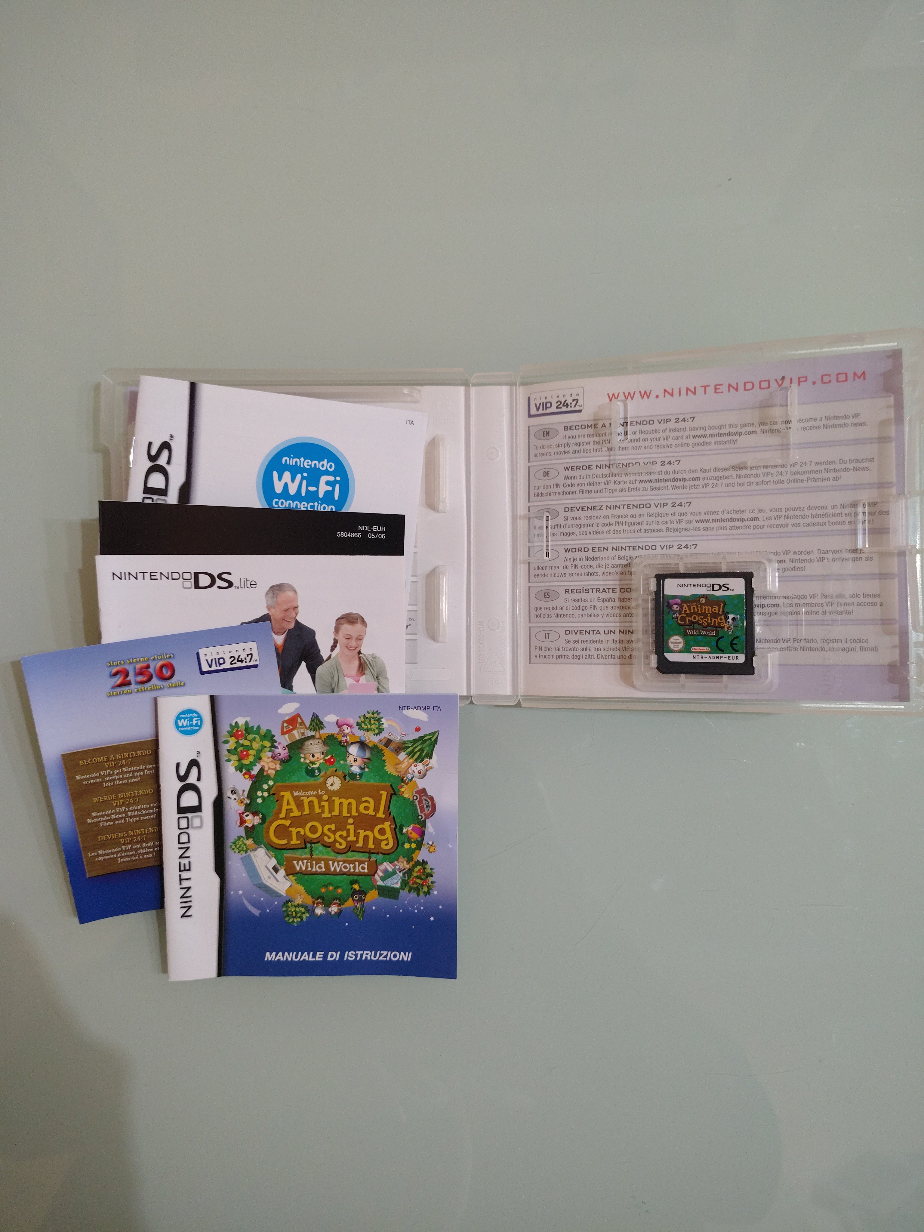 ANIMAL CROSSING WILD WORLD PAL