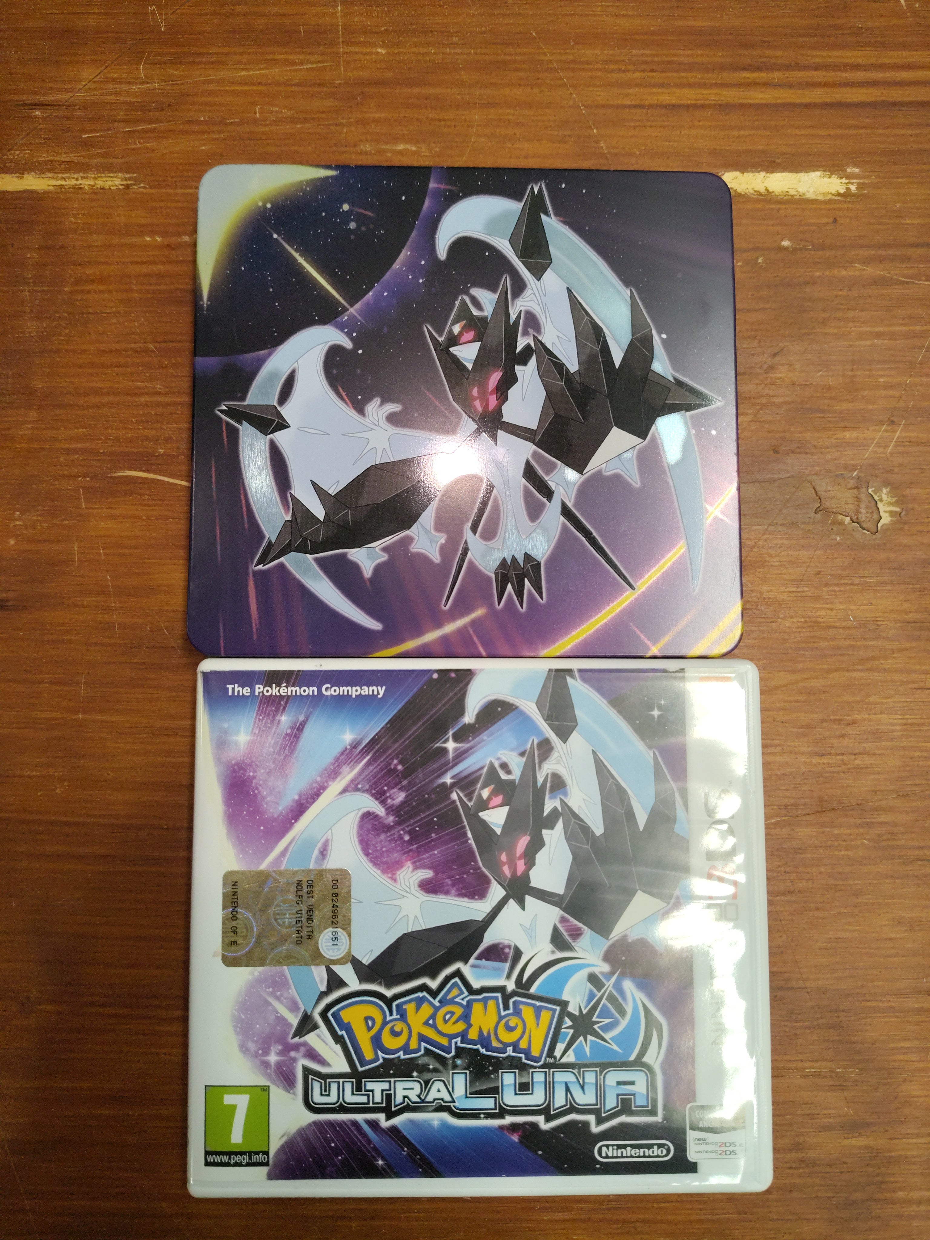 POKEMON ULTRALUNA  STEEL BOX