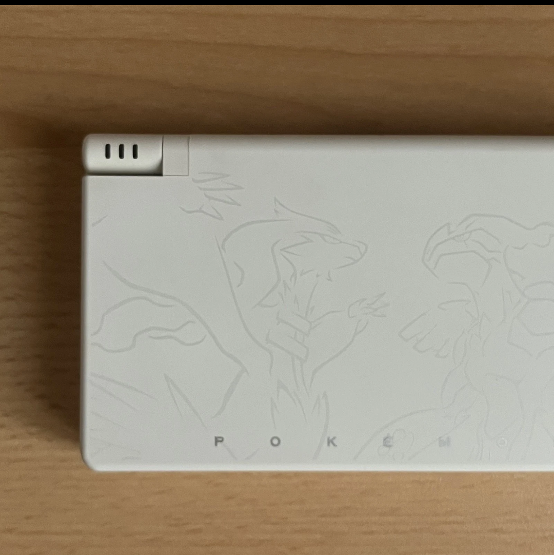 Nintendo DSi Pokemon bianca edizione speciale Zekrom e Reshiram BOXATA ITA