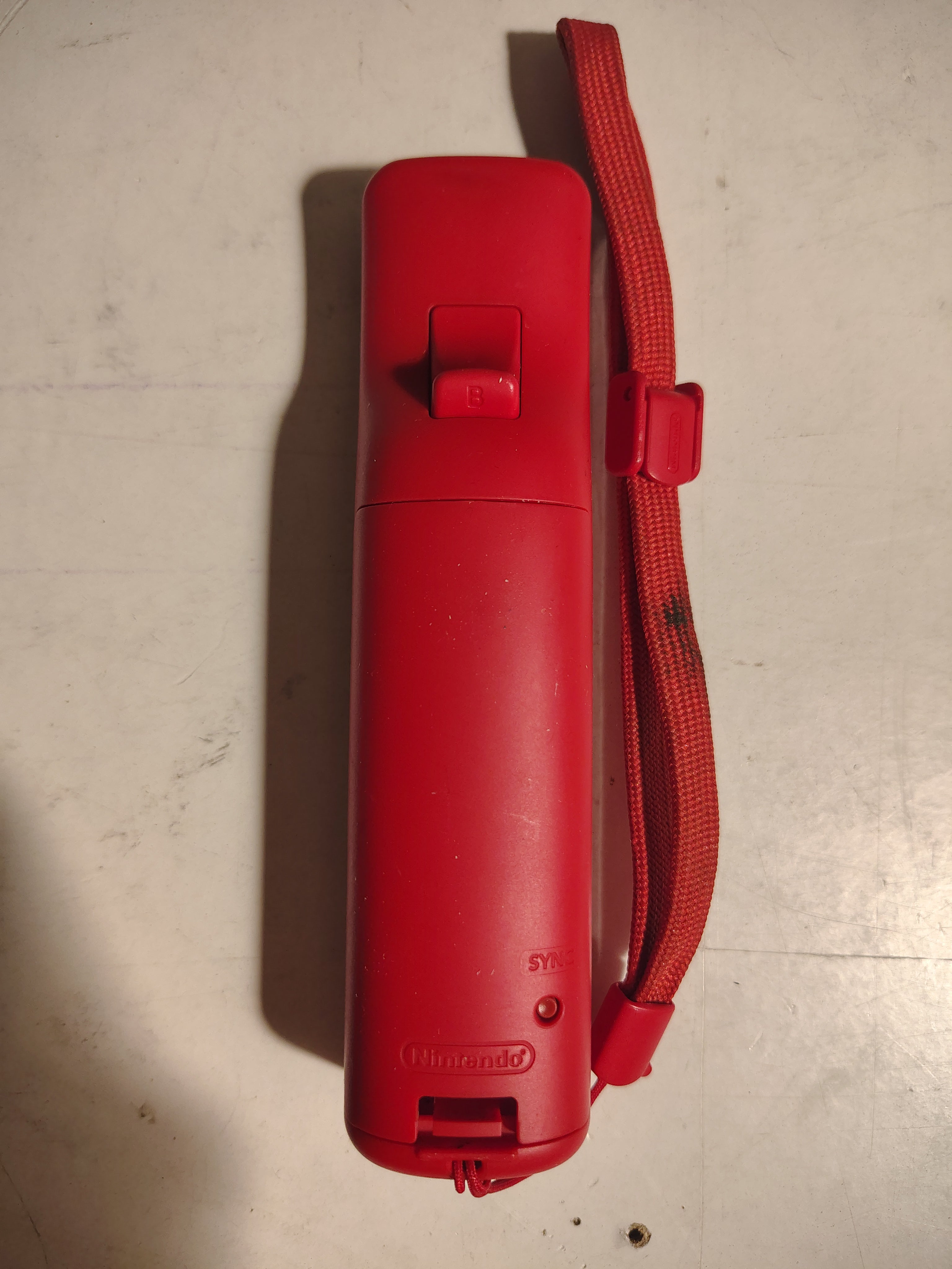Wii Remote Plus - Red (Limited Edition)