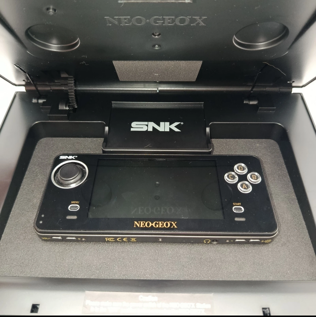 Console Neo Geo X Gold  Limited Edition SNK