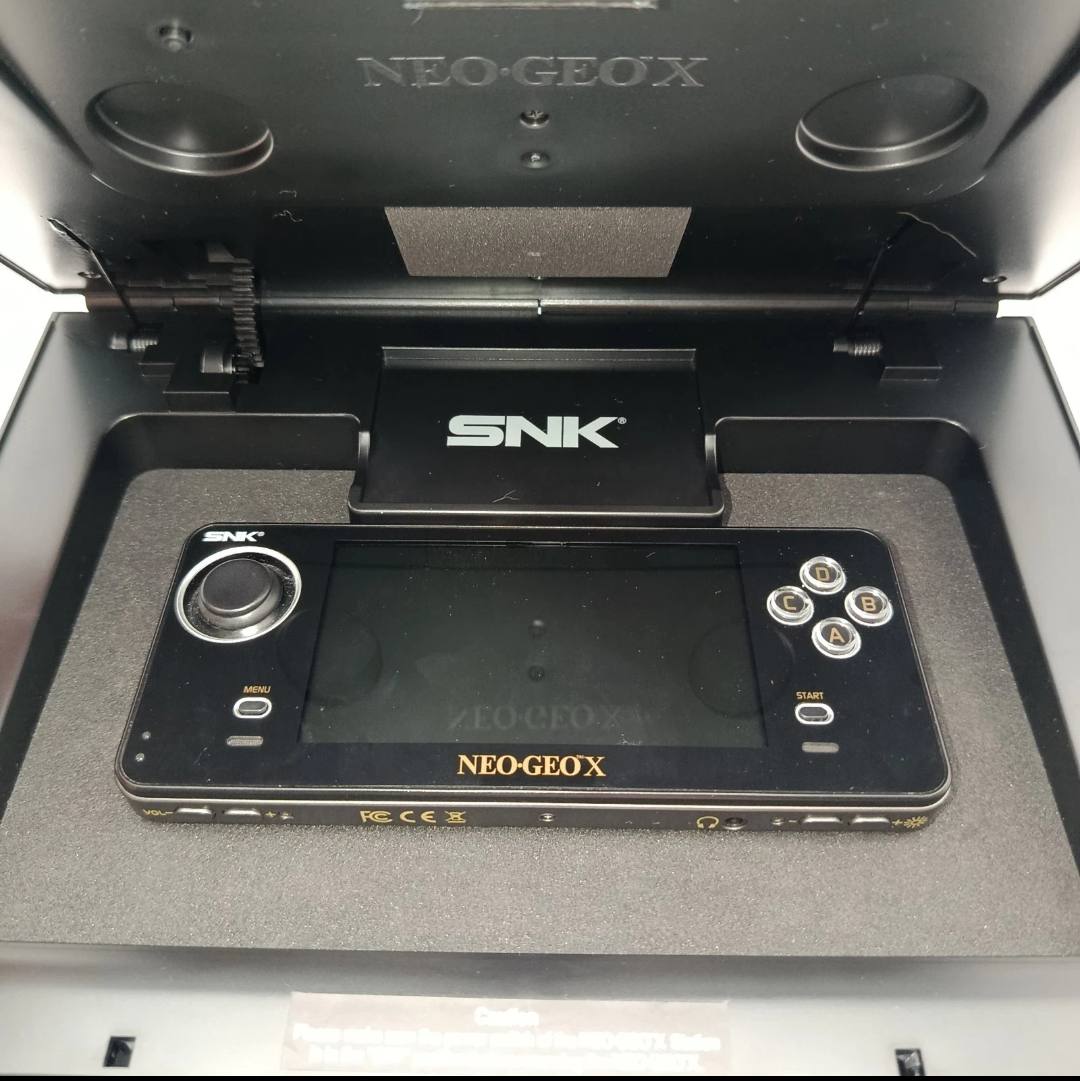 Console Neo Geo X Gold  Limited Edition SNK