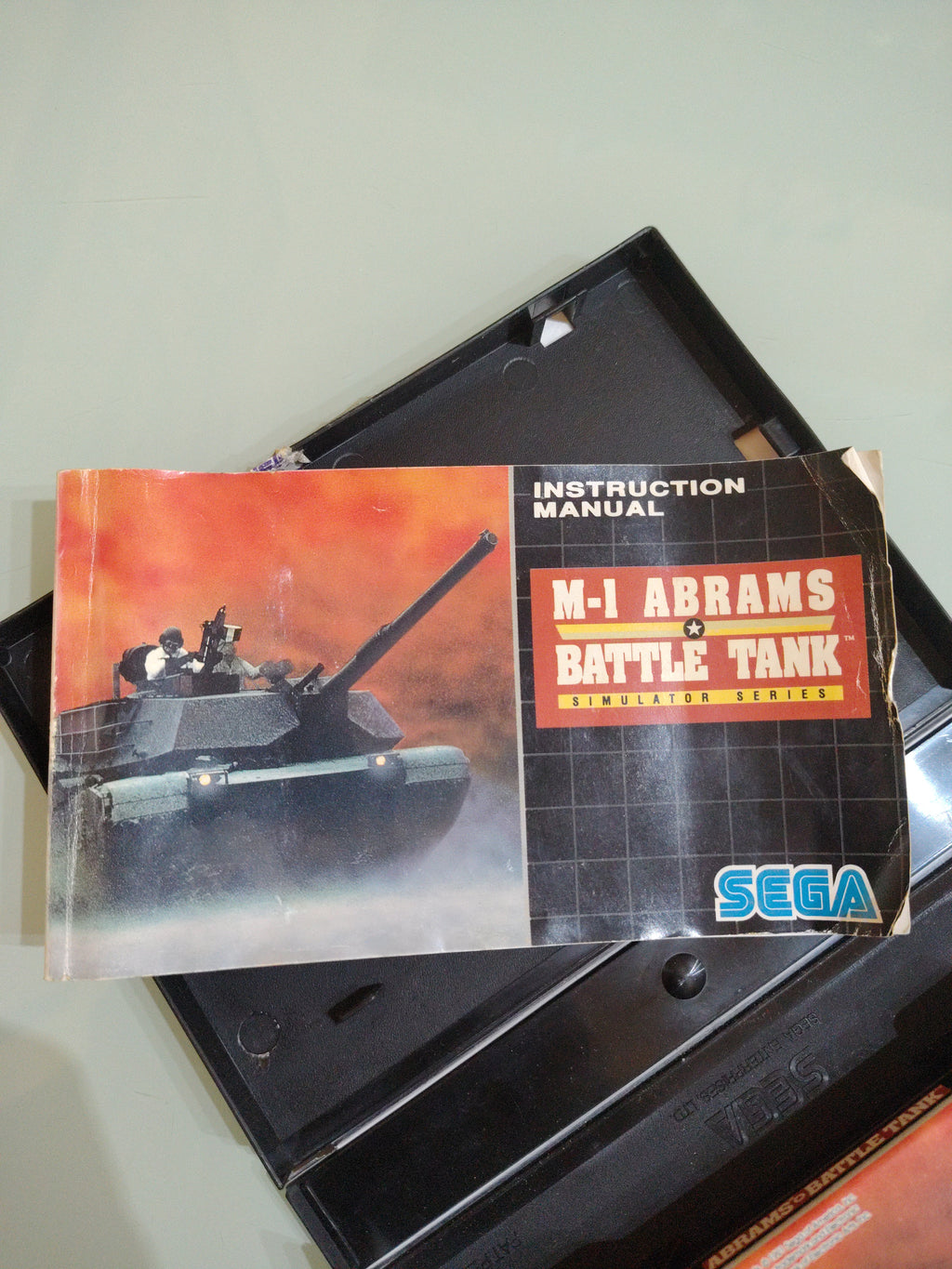 M-1 ABRAMS BATTLE TANK