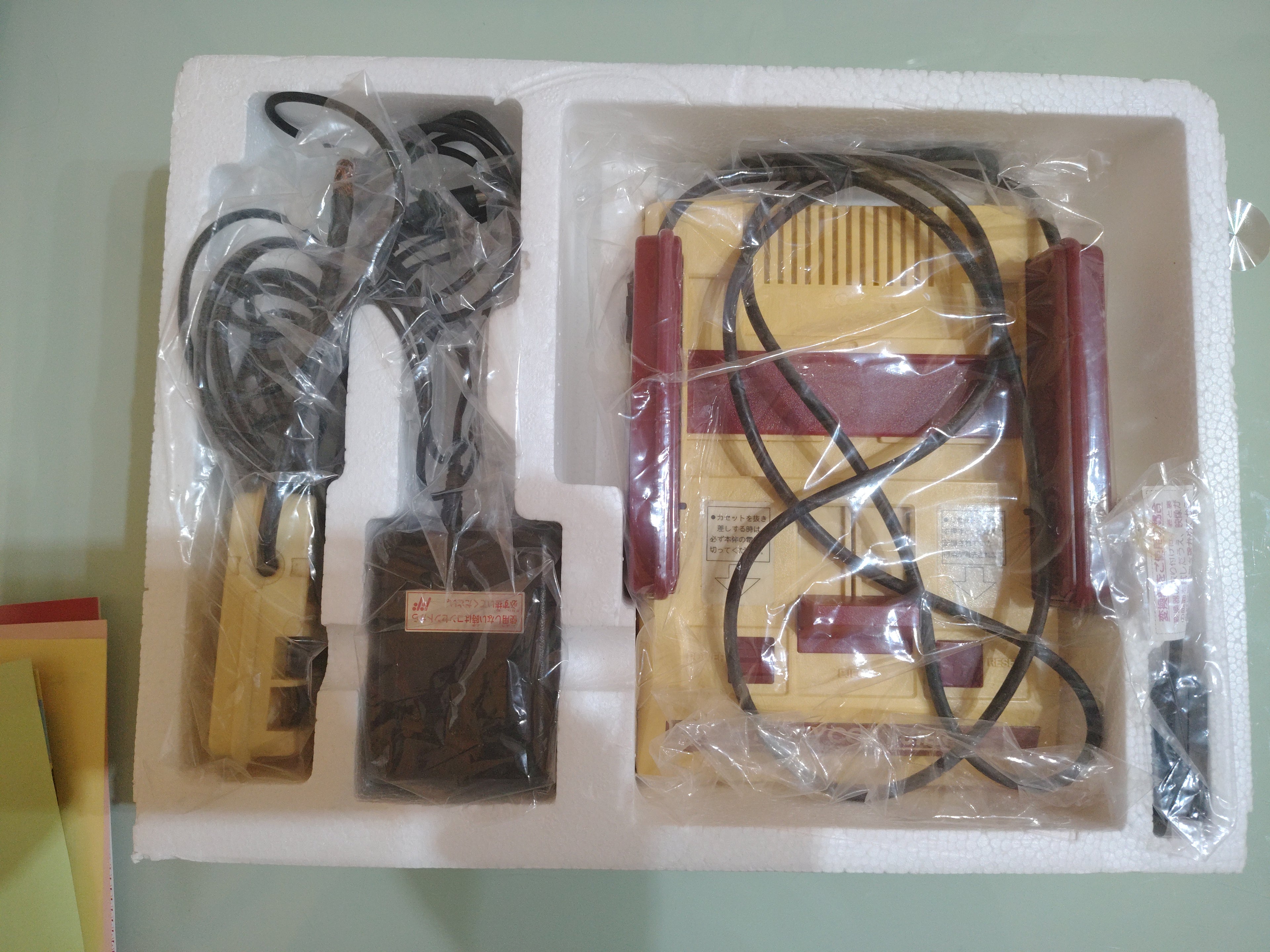 Console Nintendo FC Famicom in scatola