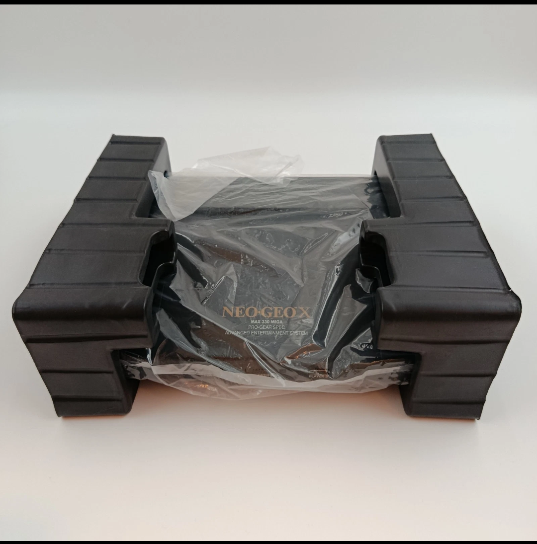 Console Neo Geo X Gold  Limited Edition SNK