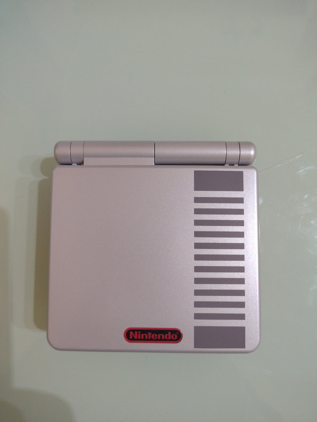 Game Boy Advance SP Nes Limited Edition