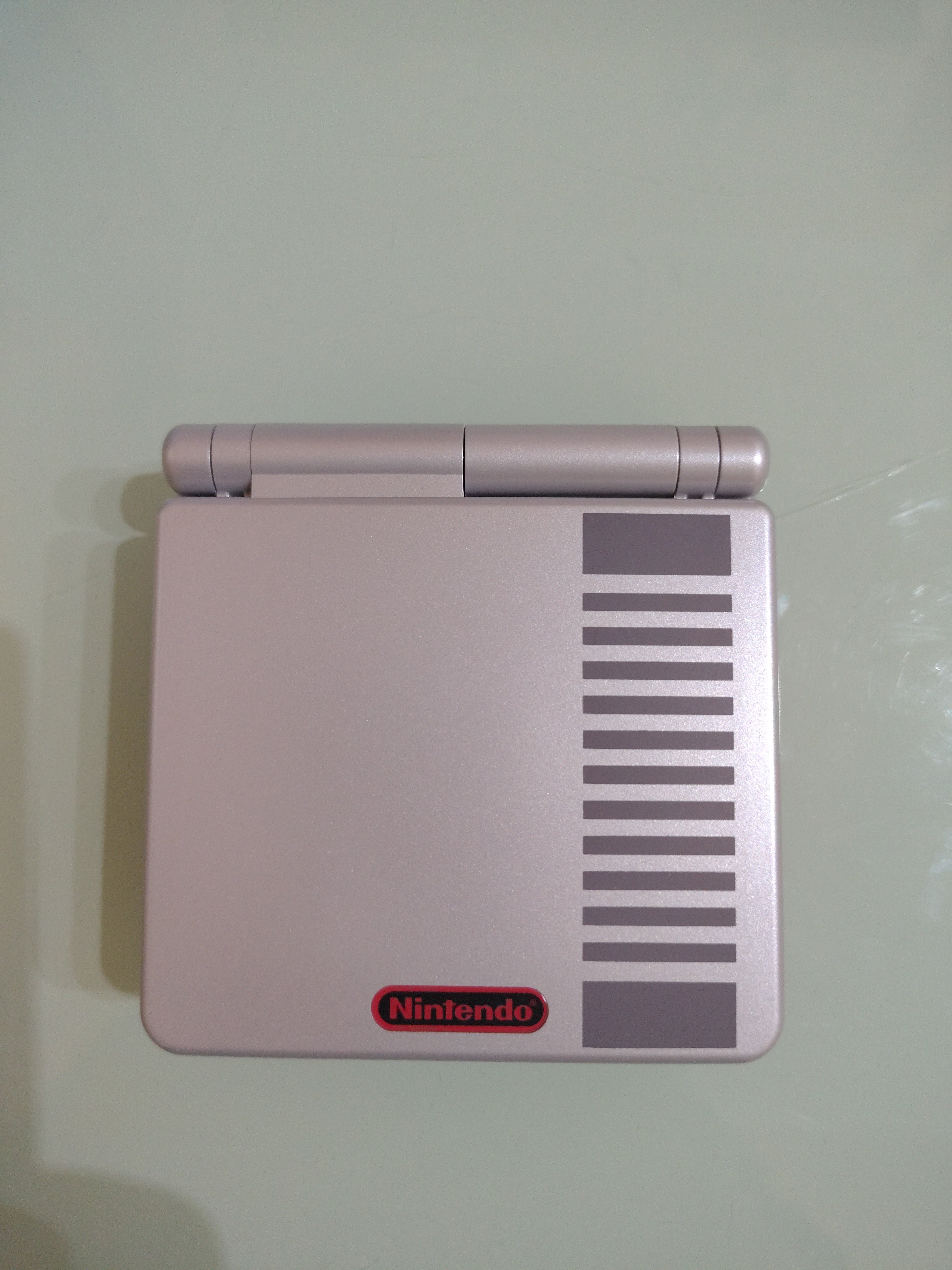 Game Boy Advance SP Nes Limited Edition
