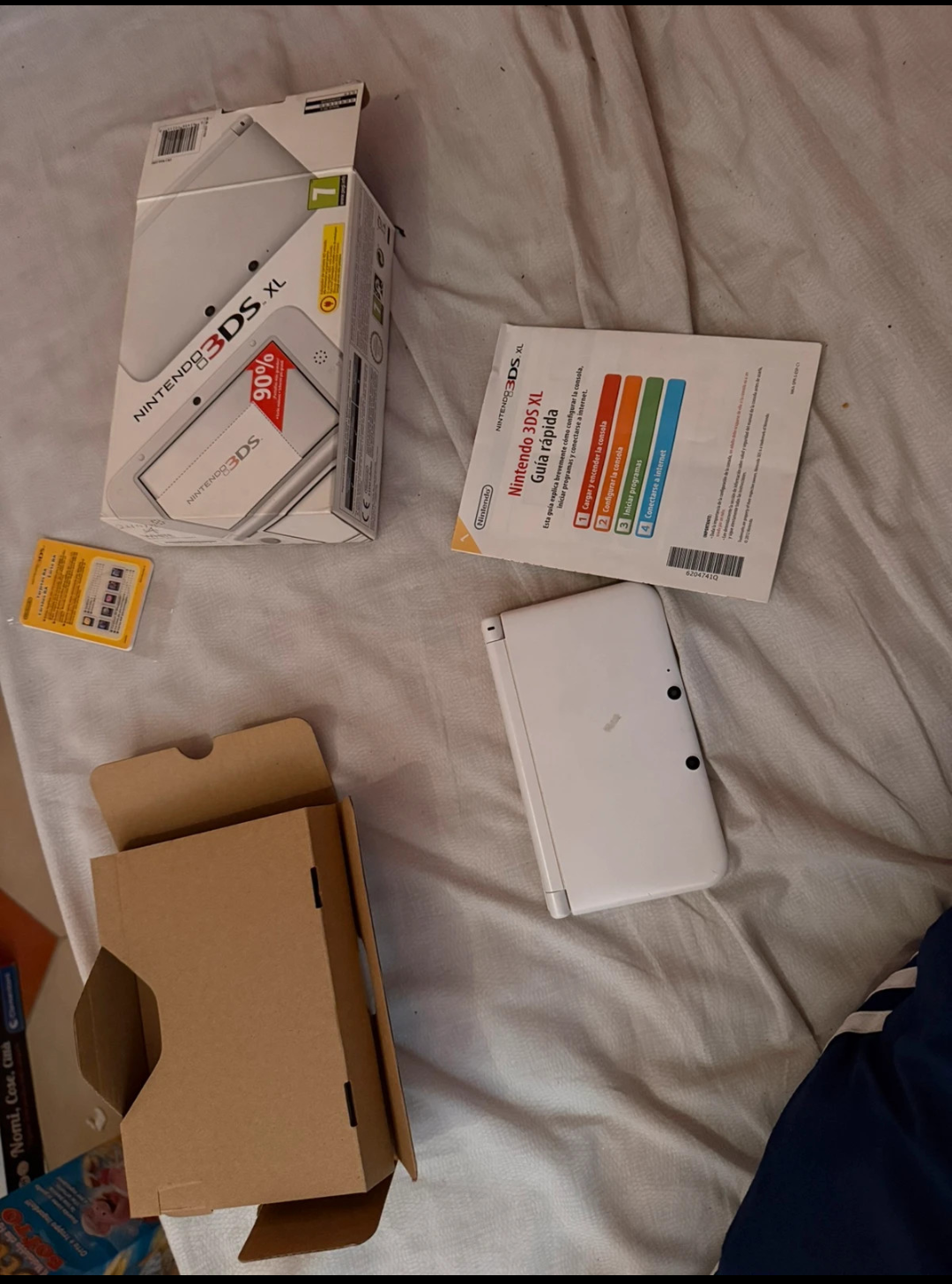 # NINTENDO 3DS XL BIANCO BOXATO