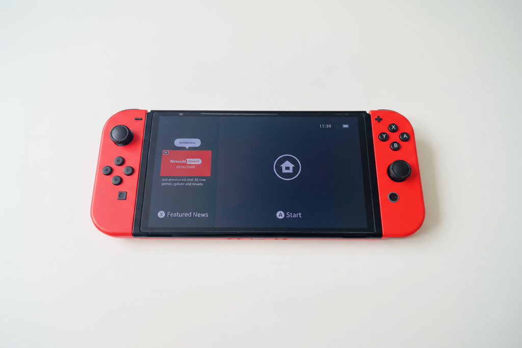 # Nintendo Switch (modello OLED) Mario Red Edition Console 64GB