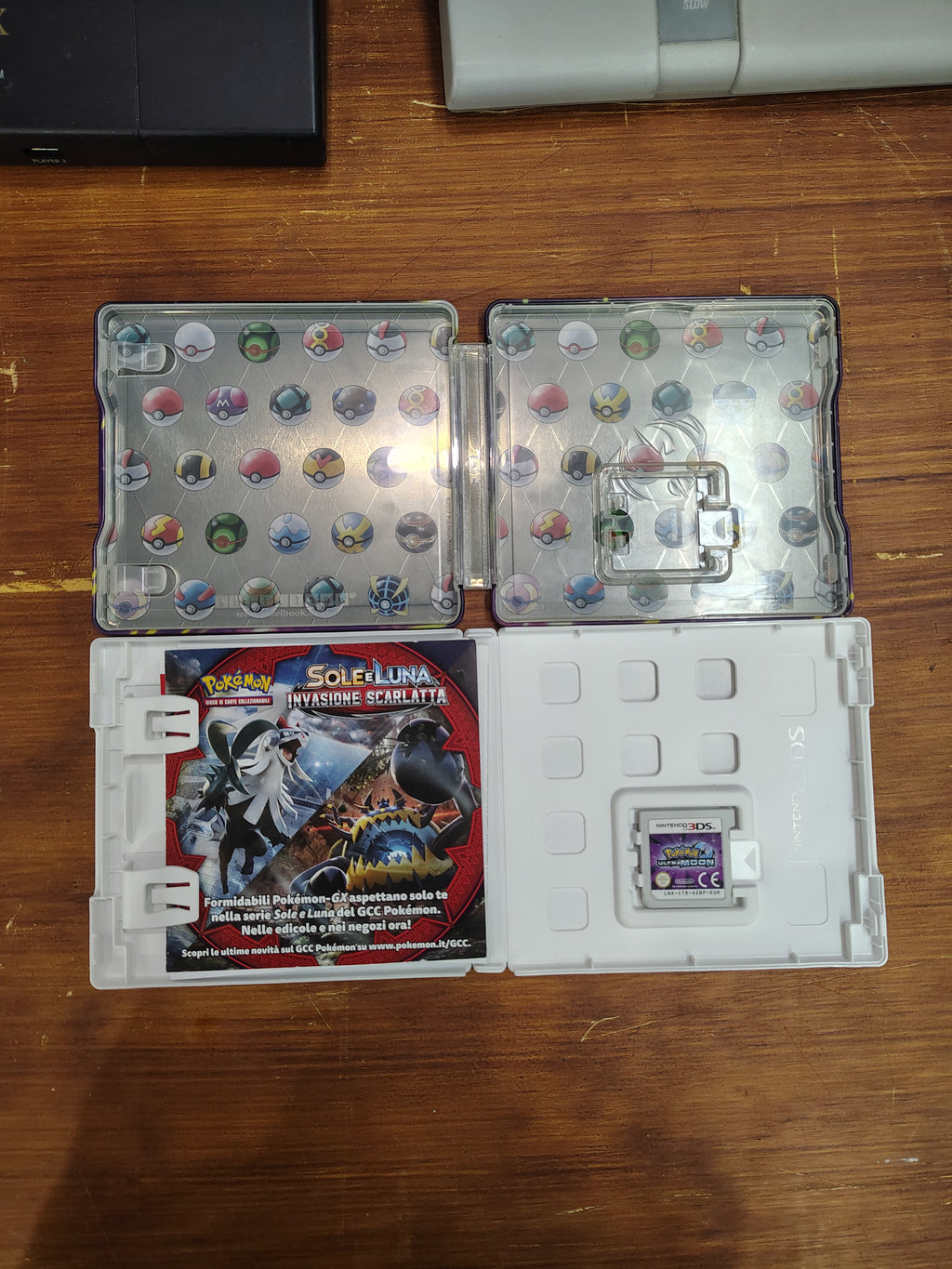 POKEMON ULTRALUNA  STEEL BOX