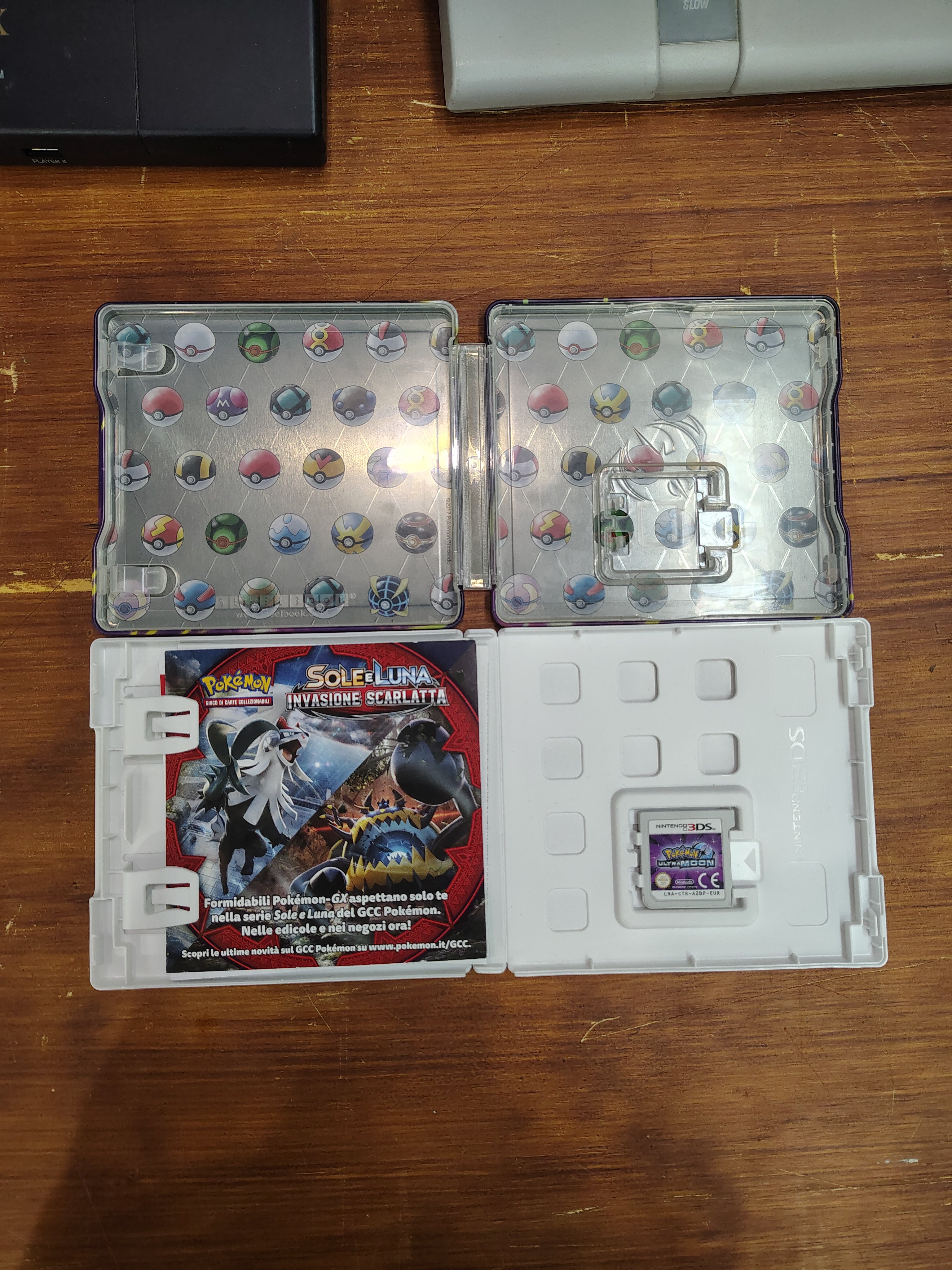 POKEMON ULTRALUNA  STEEL BOX