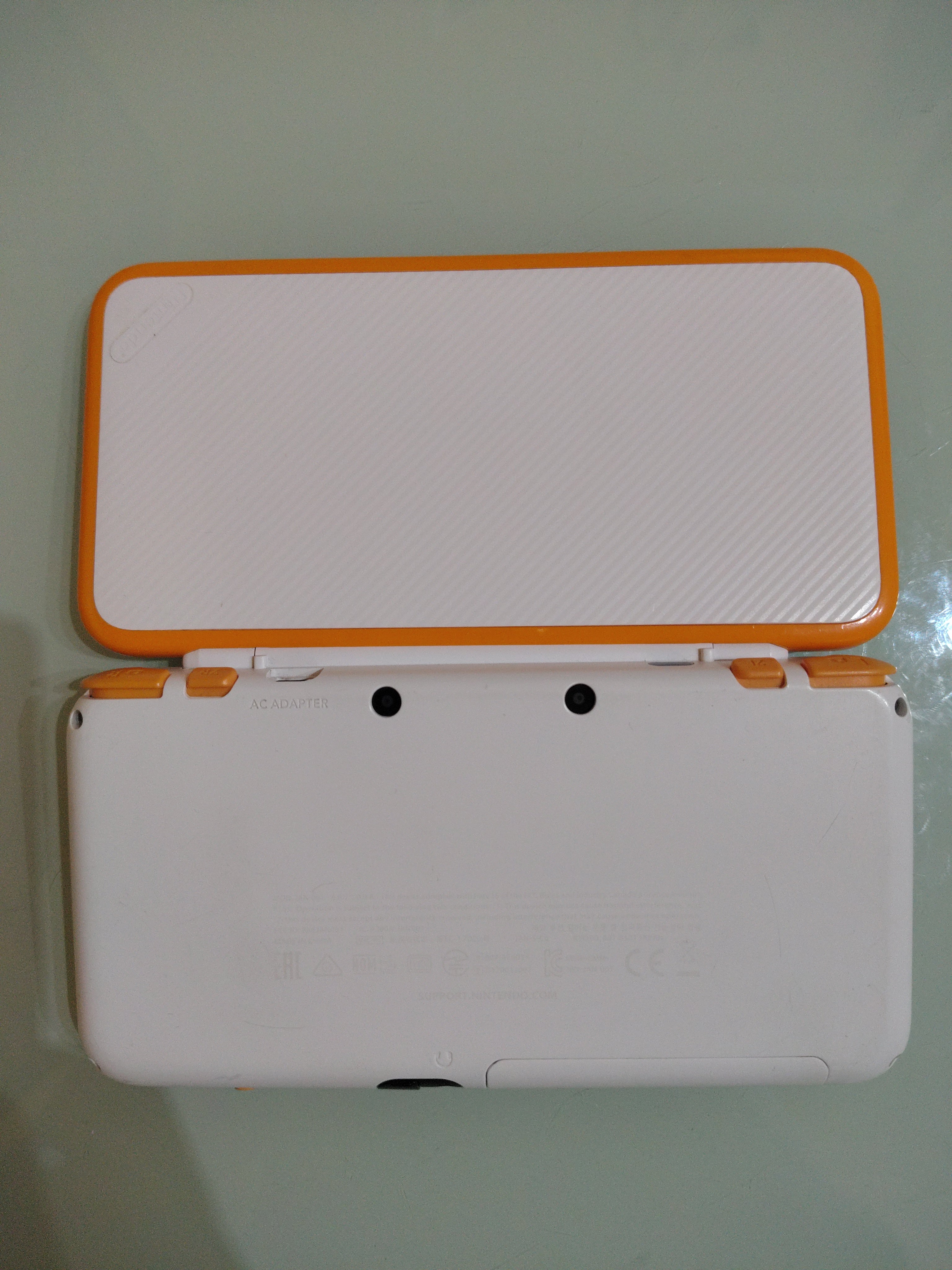 NINTENDO  NEW 2DS XL (LEGGERE)