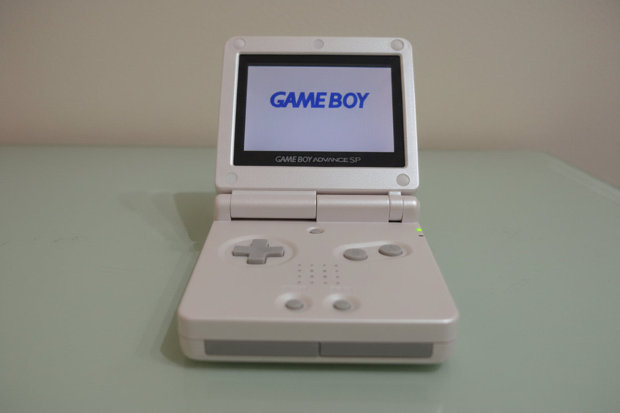GAME BOY SP BIANCO PERLATO CUSTOM AGS 101 RETROILLUMINATO