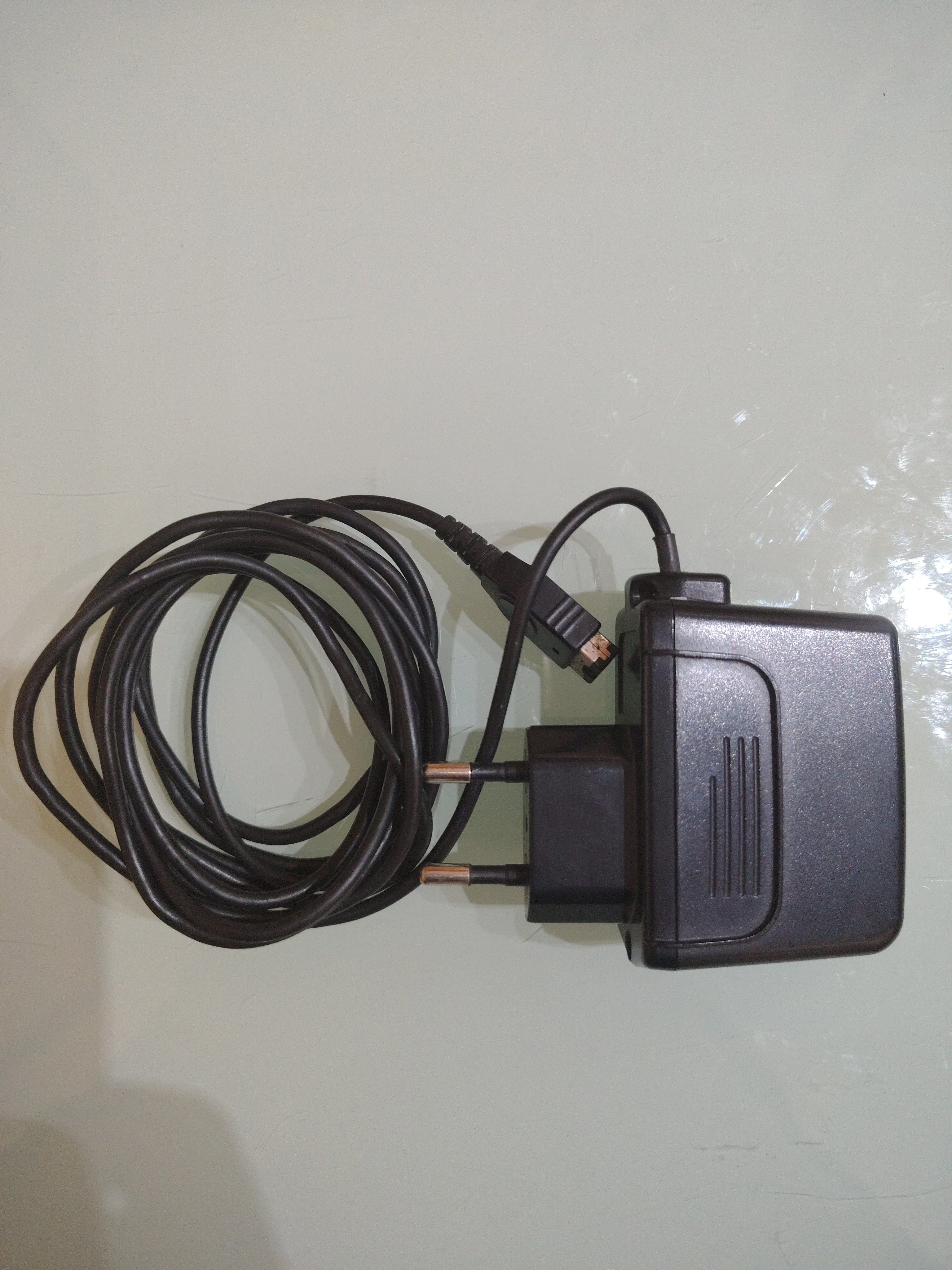 ALIMENTATORE ORIGINALE GAME BOY SP/NDS
