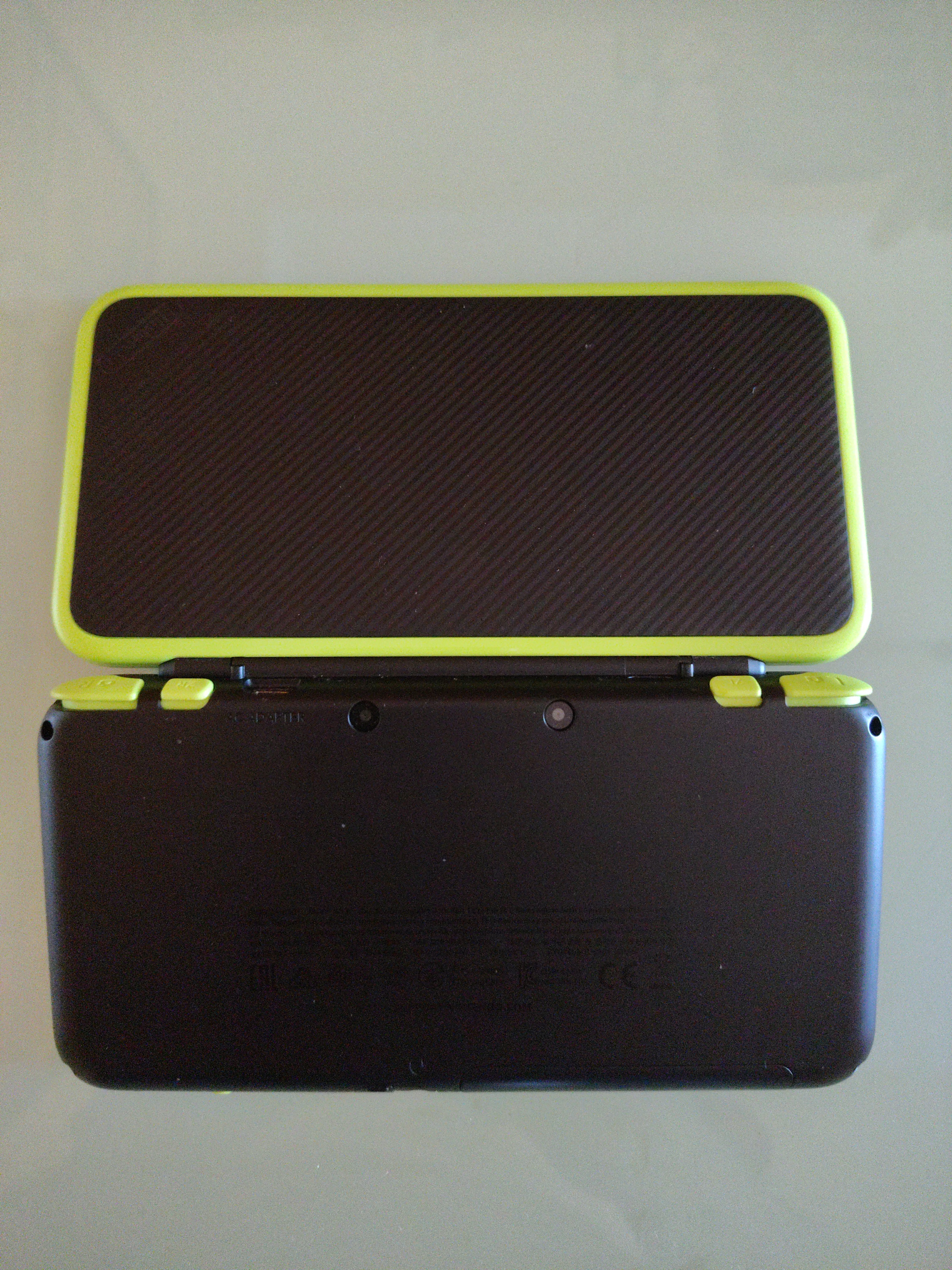 Console Nintendo  2DS XL  verde lime x nera con scatola usato