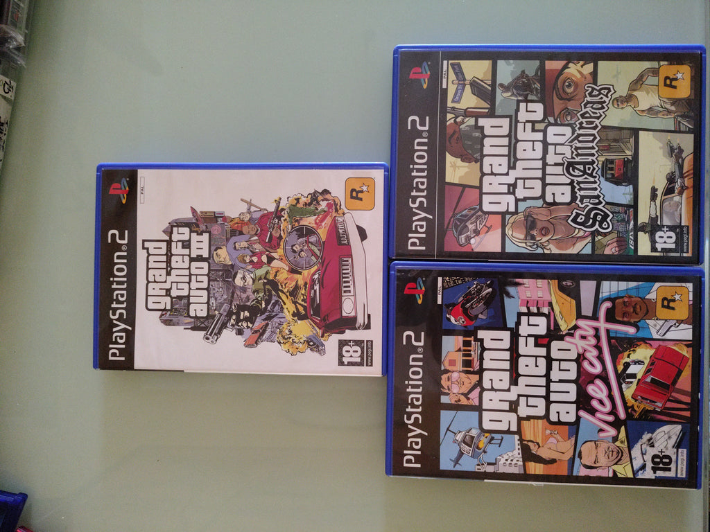 Grand Theft Auto: The Trilogy - III, Vice City, San Andreas [PlayStation 2] versione italiana
