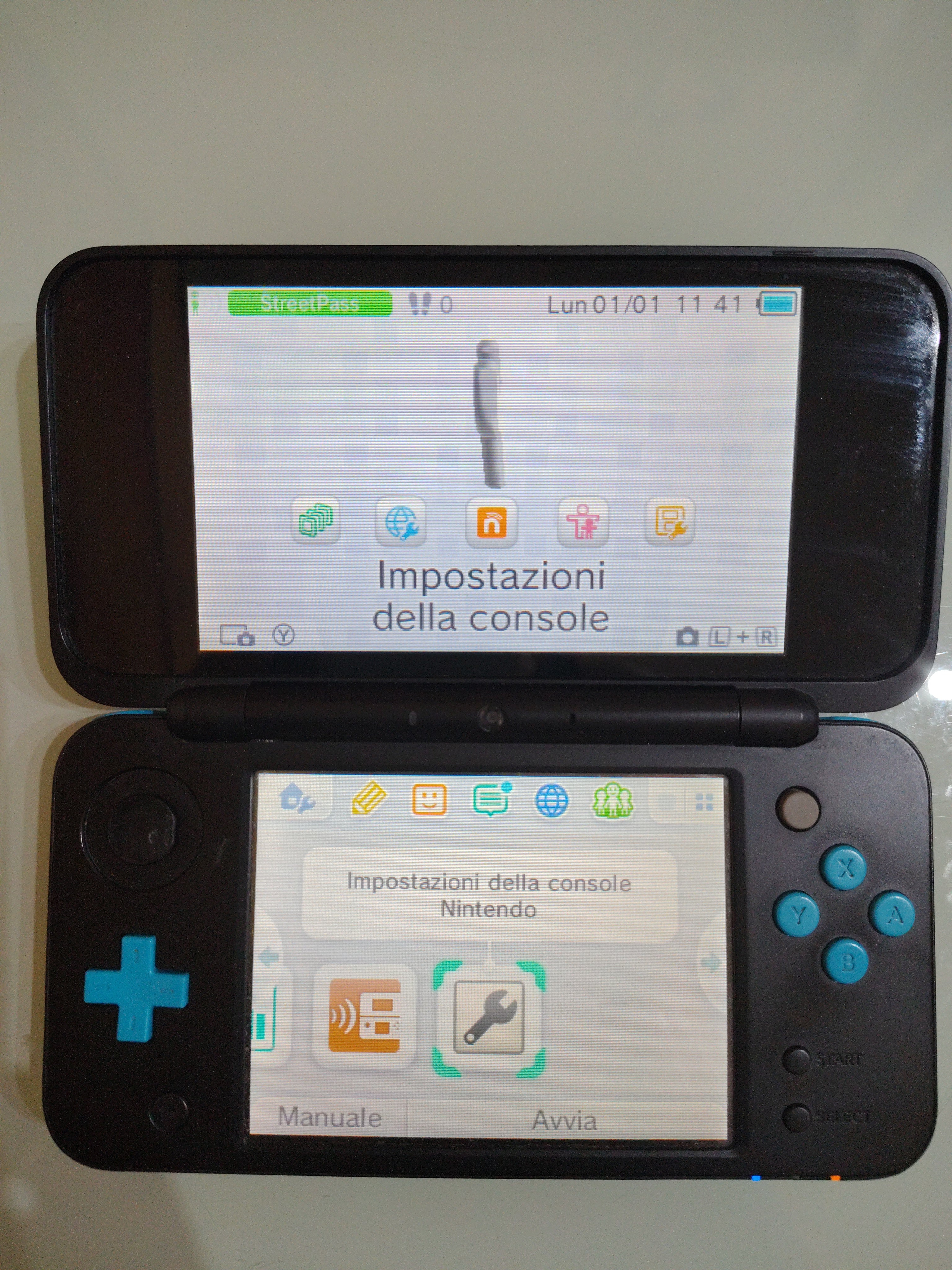 Nintendo New 2DS XL Console di gioco portatile turchese nera testata