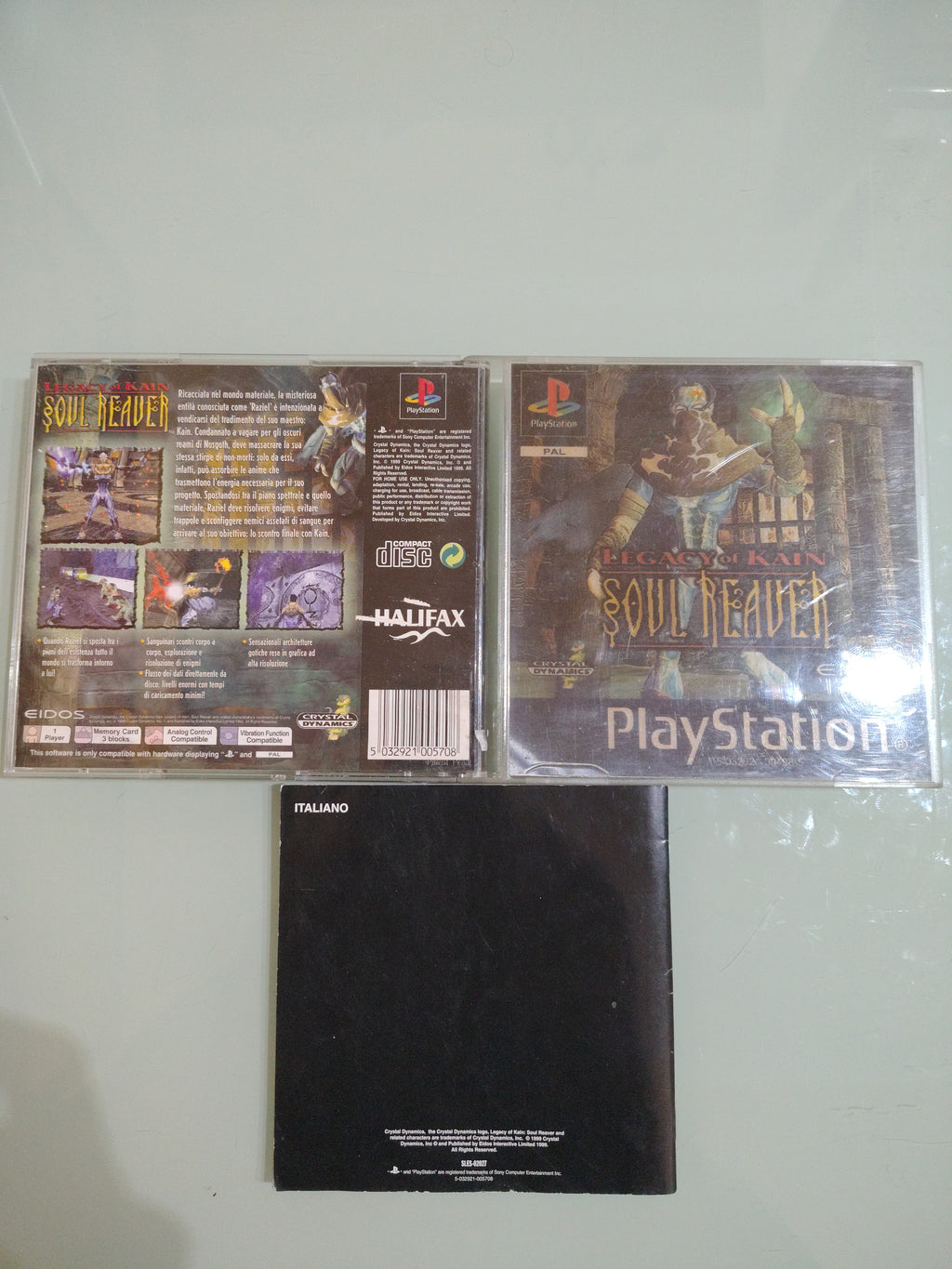 LEGACY OF KAIN SOUL REAVER PAL ITA copertina olografica