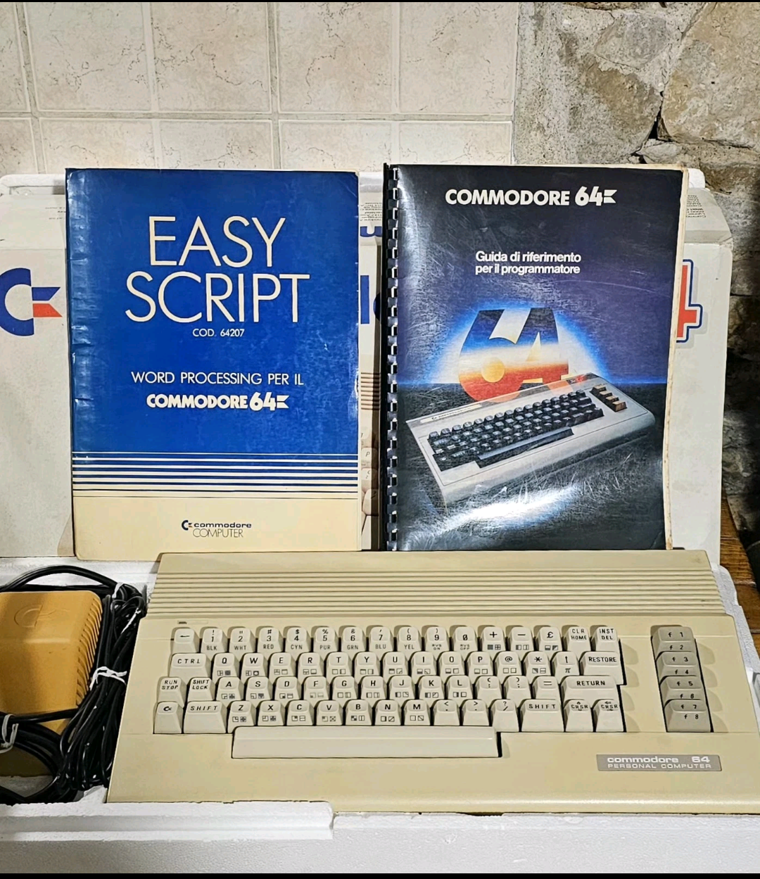 Commodore 64 Completo Boxato  Scatola + Polistiroli  Manuali Originali