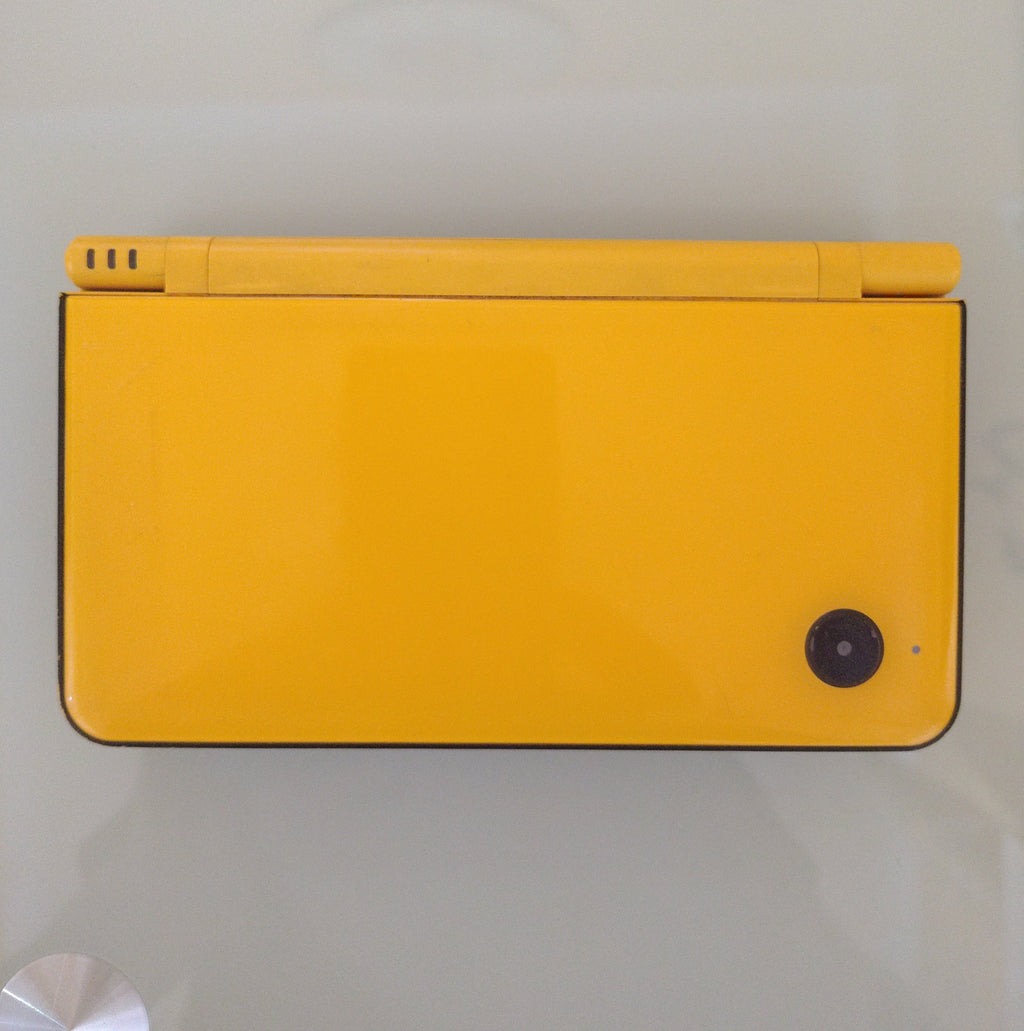 Console Nintendo DSi LL gialla jap ( buone condizioni)