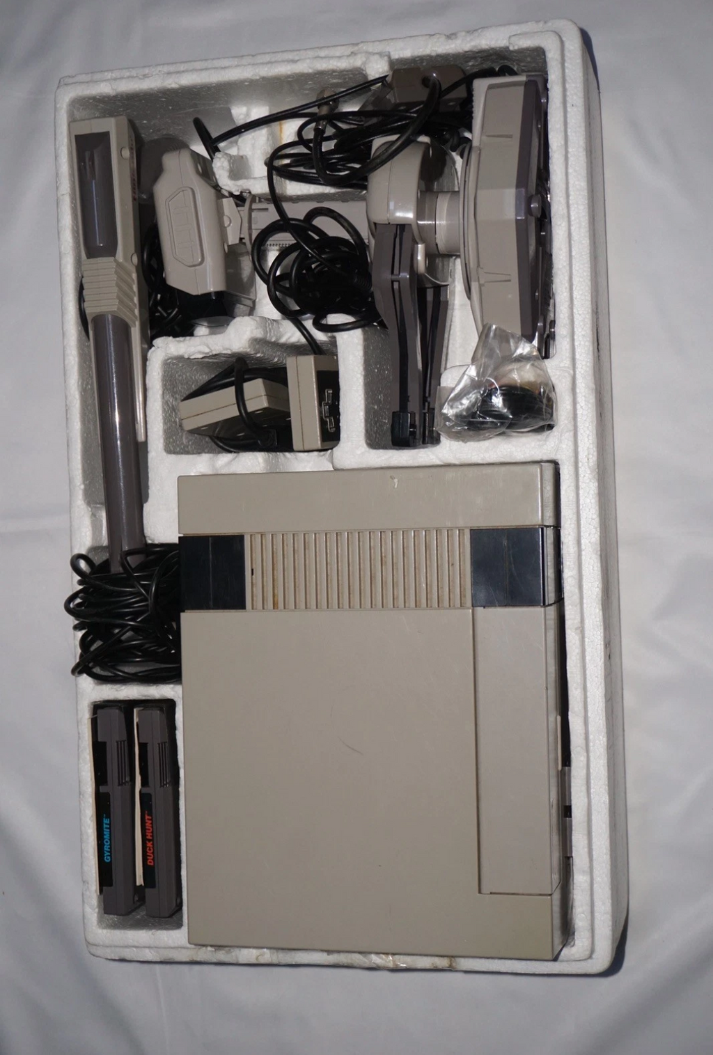 Nintendo NES Deluxe Set ROB Robot Console System