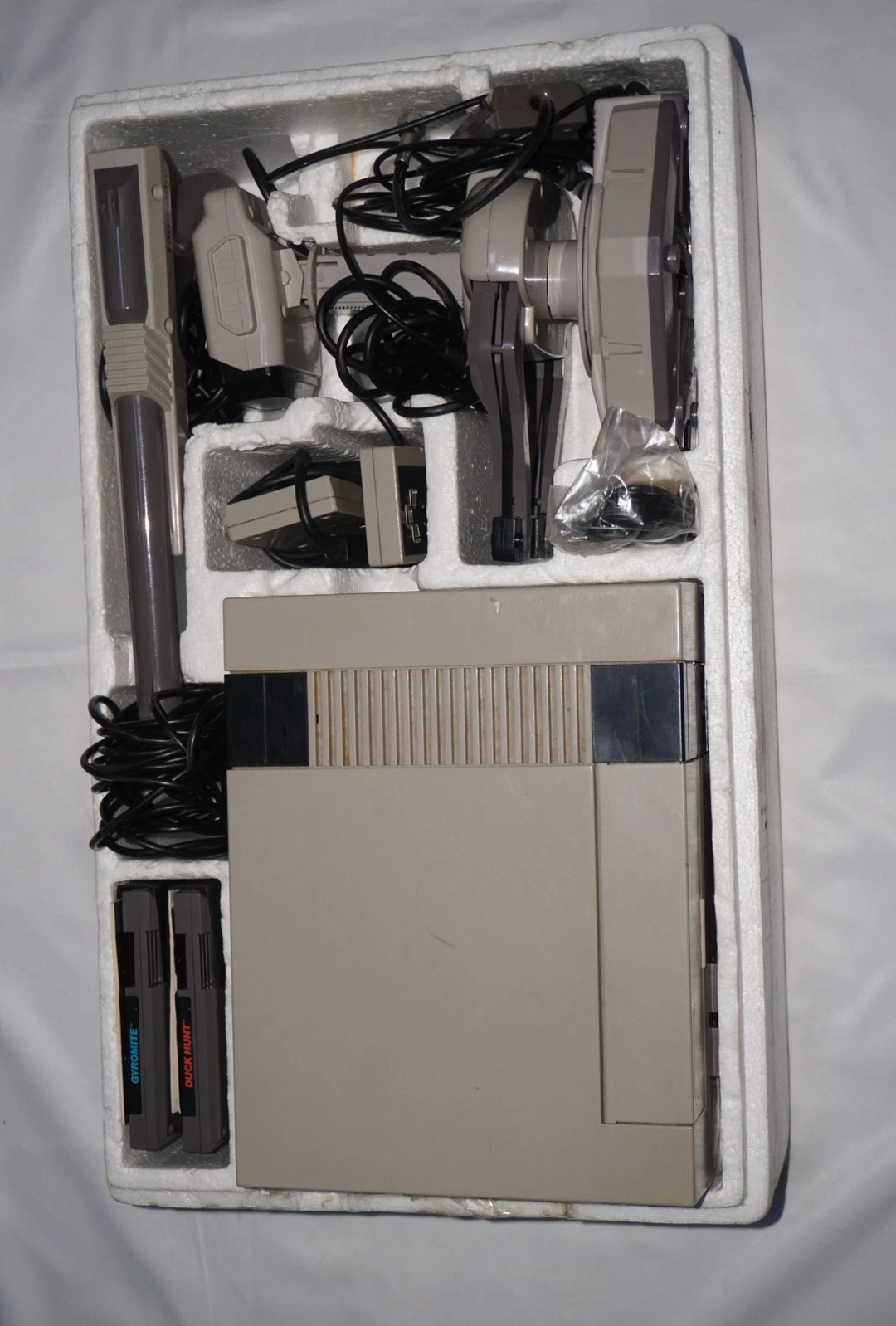 Nintendo NES Deluxe Set ROB Robot Console System