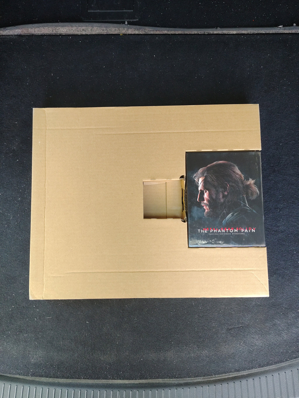 PlayStation 4 METAL GEAR SOLID V LIMITED PACK THE PHANTOM PAIN EDITION