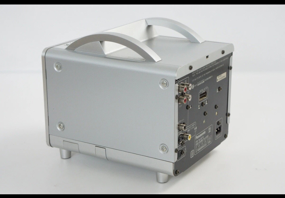 Console GAMECUBE Q in scatola Panasonic ( leggere)